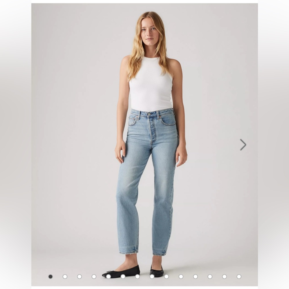 Levi’s Ribcage Straight - Size 28